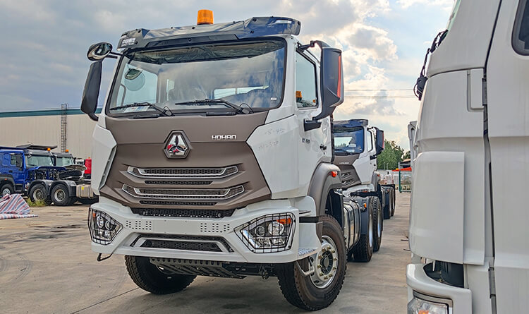 Sinotruk Howo 6x4 Tractor Truck for Sale in Benin